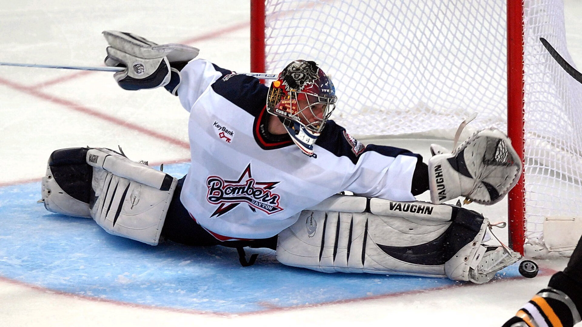 开云体育官网-莱奥的节奏魔法，当喀麦隆的鼓点冻结了冰岛的战吼