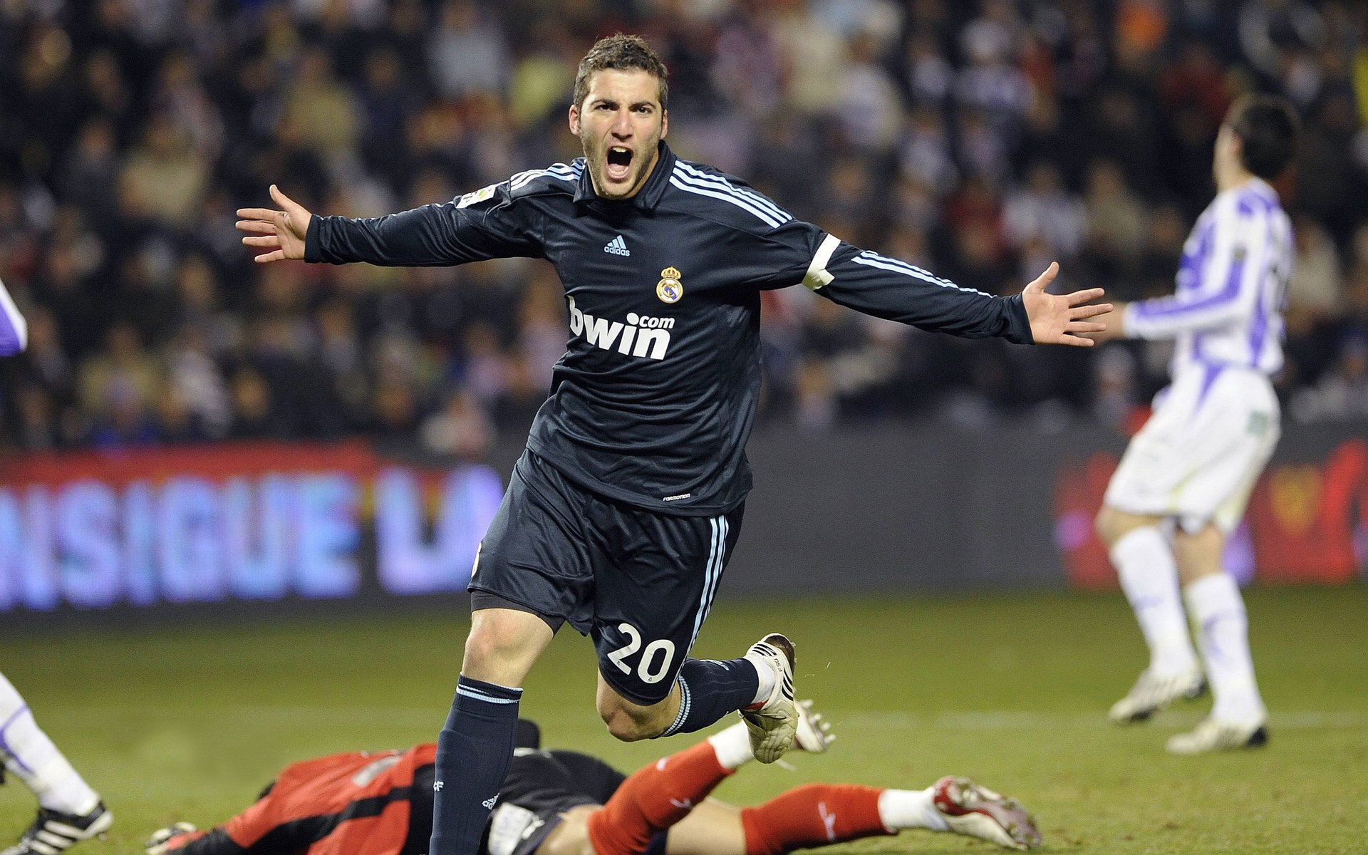 开云体育登录-维尼修斯，当墨西哥高原风吹过伊蒂哈德